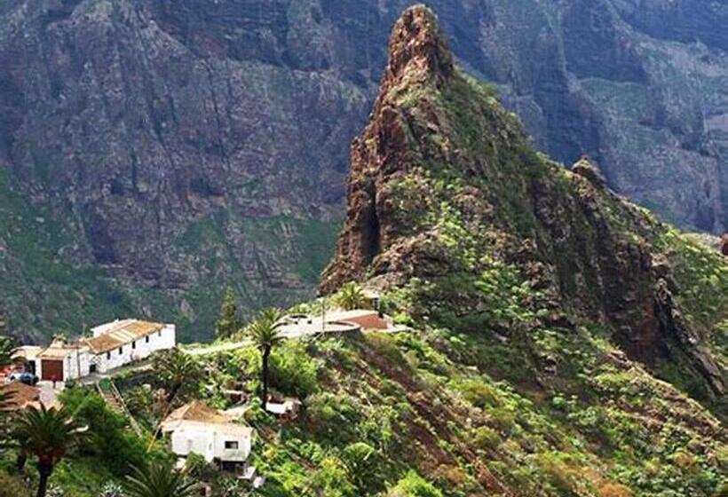 پانسیون Room In Lodge Big Room Tenerife Sur Private Bathroom Wifi