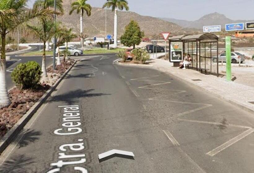 پانسیون Room In Lodge Big Room Tenerife Sur Private Bathroom Wifi