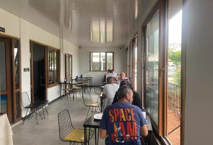 تختخواب و صبحانه Tan Otel