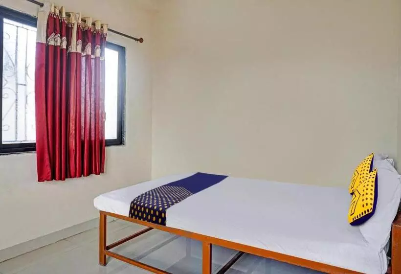 ホテル Spot On Yash Lodge