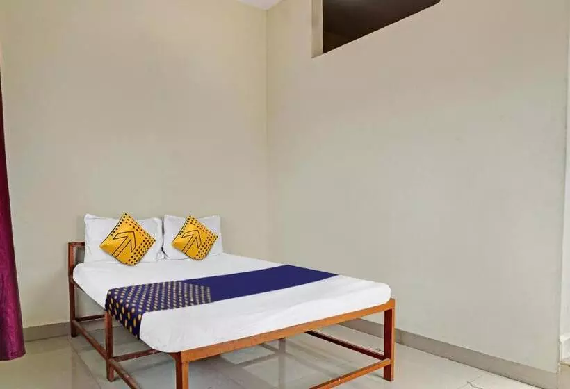 ホテル Spot On Yash Lodge