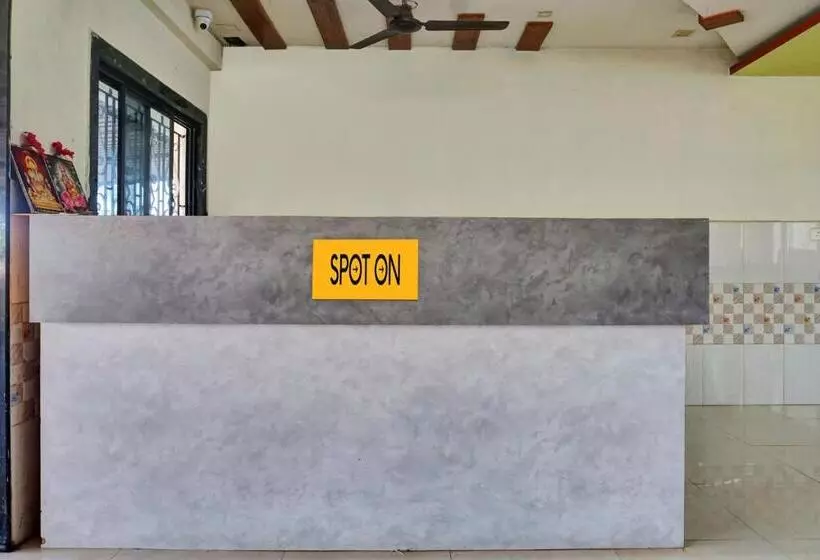 ホテル Spot On Yash Lodge