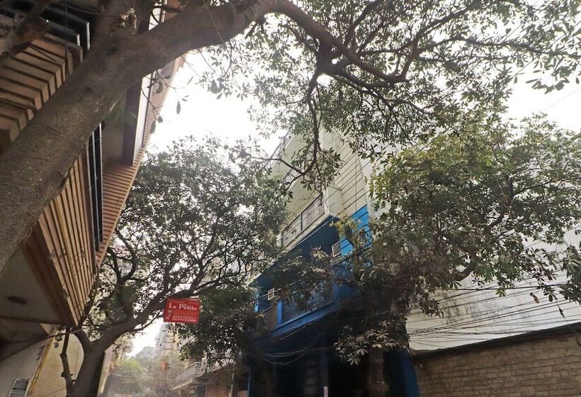 ホテル Trendy Residency