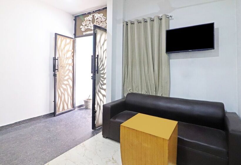 ホテル Trendy Residency