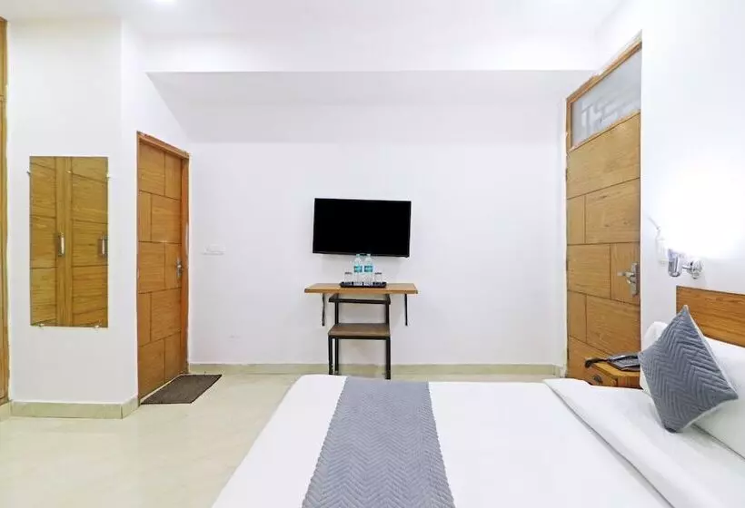 ホテル Trendy Residency