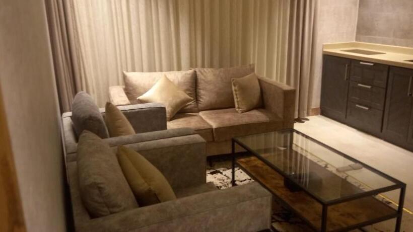 فندق حياة تاون 2