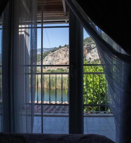 住宿加早餐  Aktaş Butik