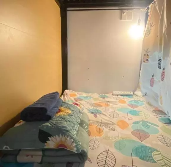 هتل کپسول Start House Capsule 5 Min Walk To The Airport