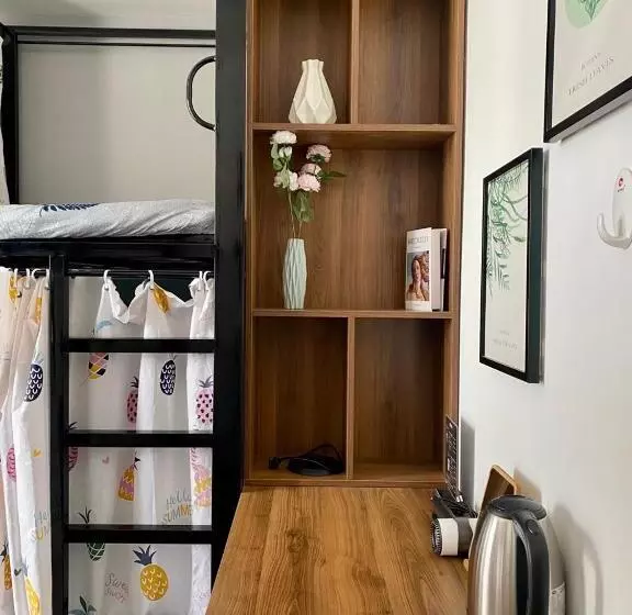 هتل کپسول Start House Capsule 5 Min Walk To The Airport