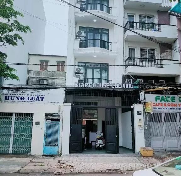 هتل کپسول Start House Capsule 5 Min Walk To The Airport