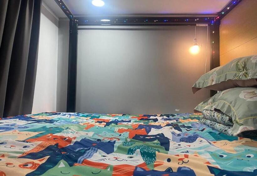 هتل کپسول Start House Capsule 5 Min Walk To The Airport