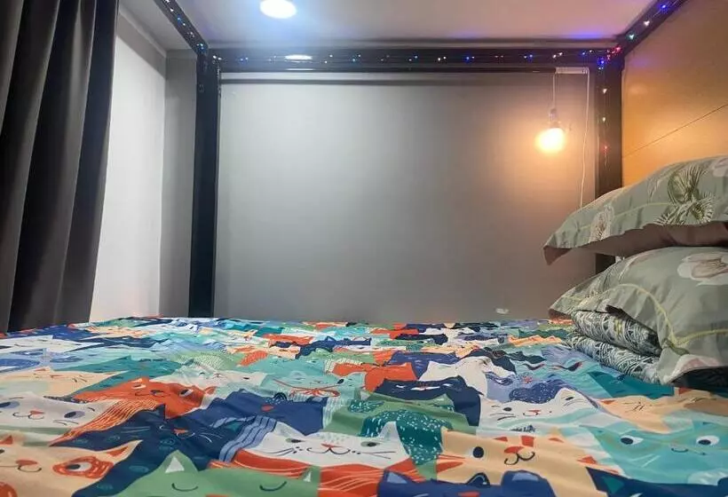 هتل کپسول Start House Capsule 5 Min Walk To The Airport