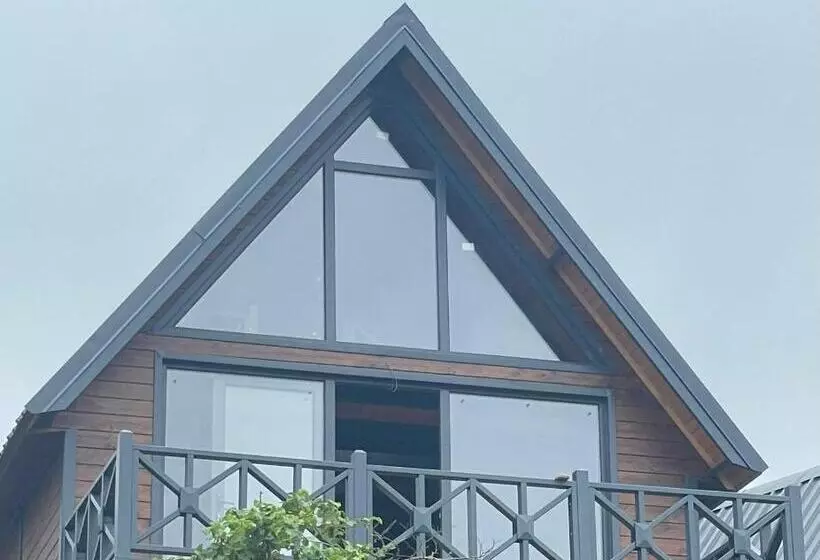 تختخواب و صبحانه Defne Bungalow Yomra