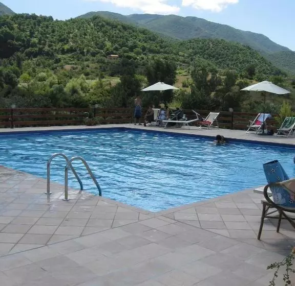 ホテル Agriturismo Il Tuccanese Di Russo Gerardo