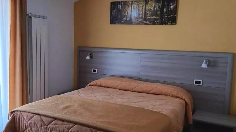 ホテル Agriturismo Il Tuccanese Di Russo Gerardo