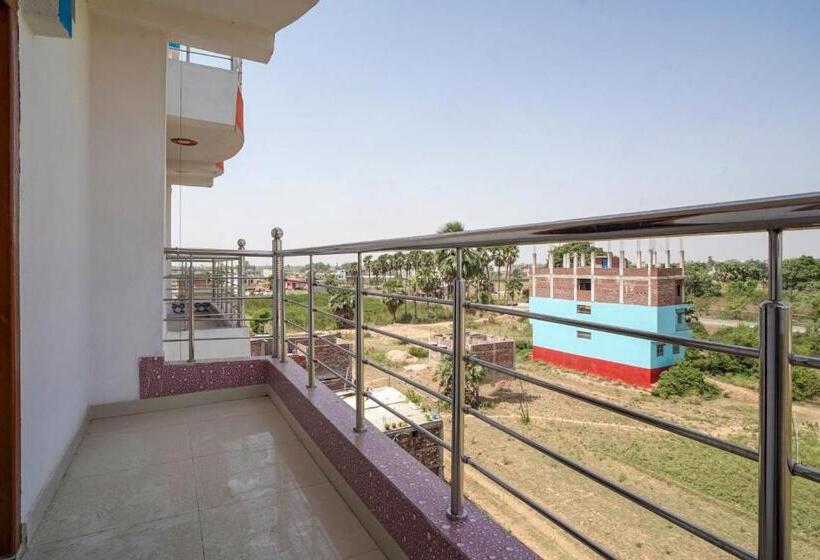 Oyo Flagship 81455 Hotel Rm