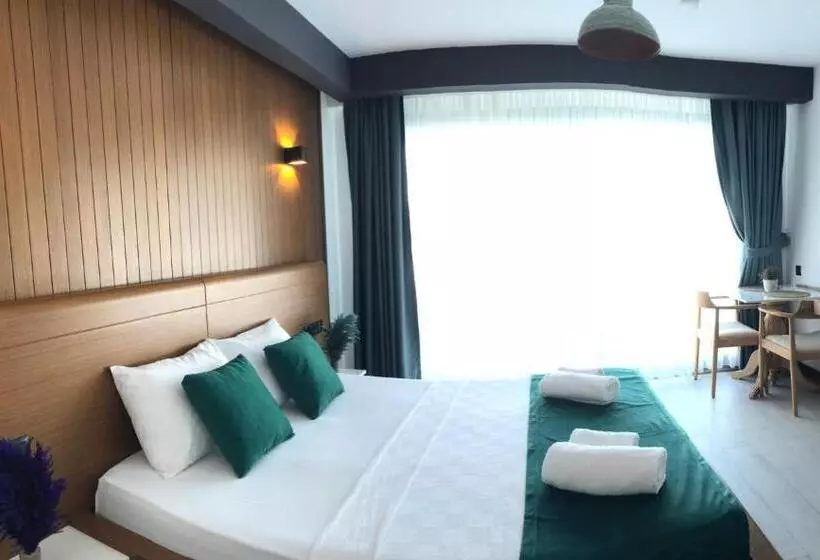 Seren Otel çeşme