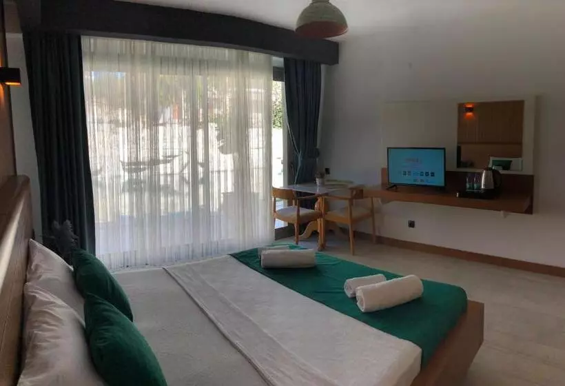 Seren Otel çeşme