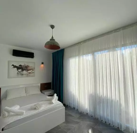 Seren Otel çeşme