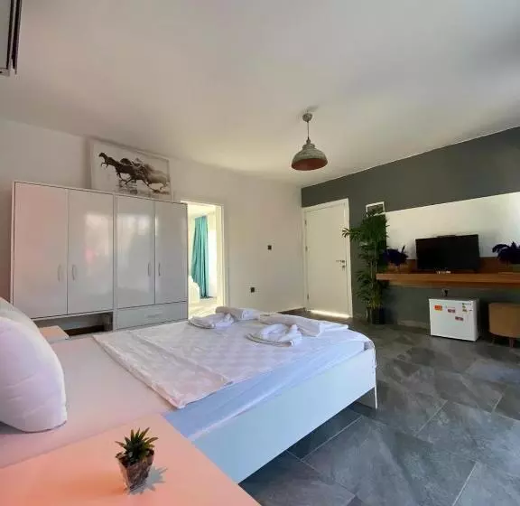 Seren Otel çeşme