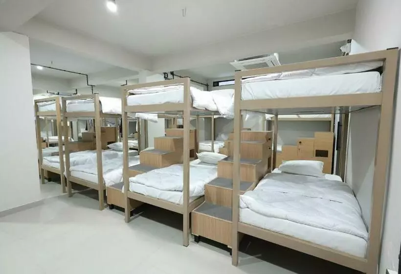ユースホステル Purohit Luxurious Ac Dormitory