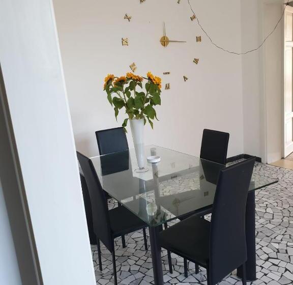 تختخواب و صبحانه Camere King