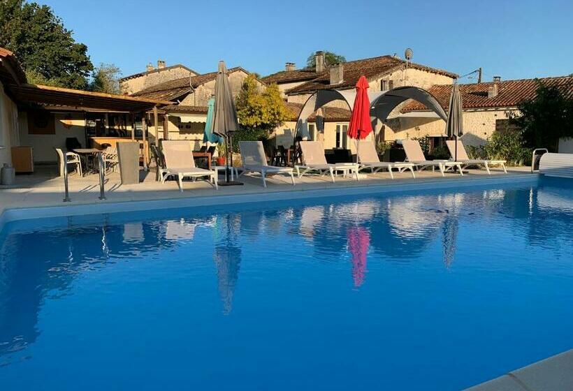 ベッドアンドブレックファースト Chambre D Hôtes Naturiste Le Jardin Des Hirondelles