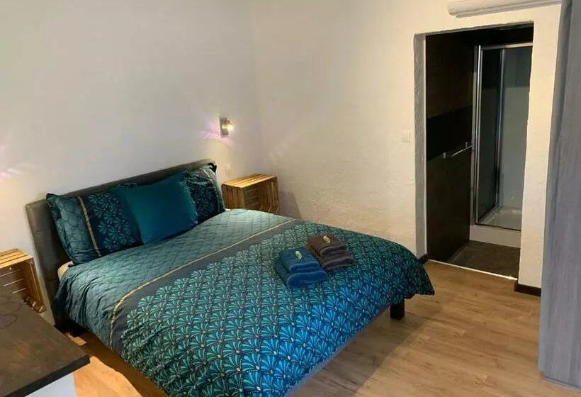 ベッドアンドブレックファースト Chambre D Hôtes Naturiste Le Jardin Des Hirondelles