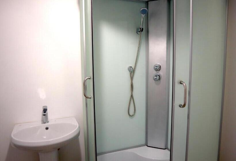 Esenin 1 Hostel & Bar