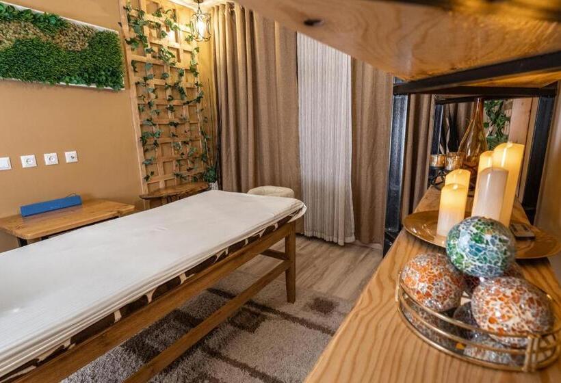 Esenin 1 Hostel & Bar