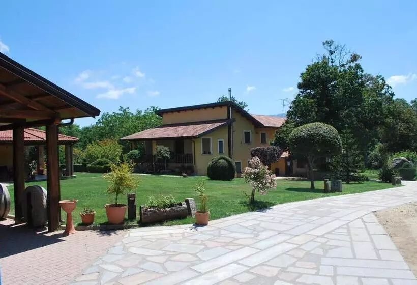 ホテル Agriturismo Roseto