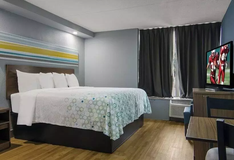 Hotelli Hometowne Studios By Red Roof And Conference Center Chicago N Aurora Naperville