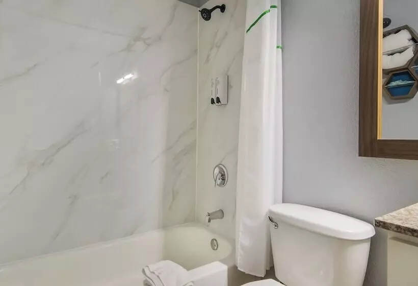 Hotelli Hometowne Studios By Red Roof And Conference Center Chicago N Aurora Naperville