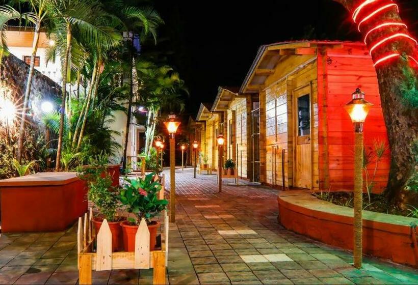 Отель Kaas Woods Resort, Satara