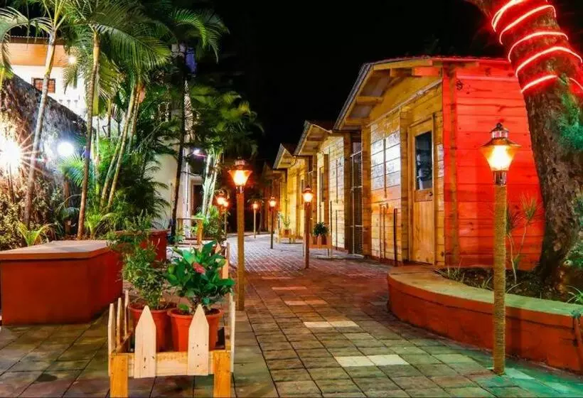 Hotelli Kaas Woods Resort, Satara