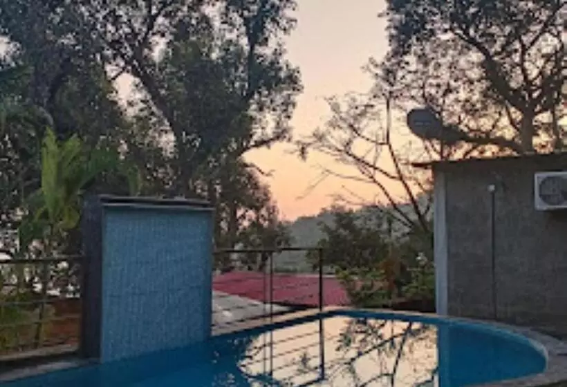 Hotelli Kaas Woods Resort, Satara