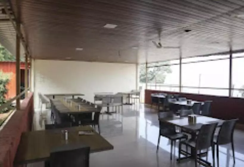 Hotelli Kaas Woods Resort, Satara