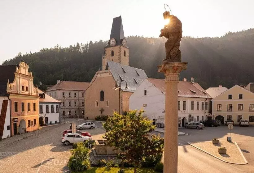 Hotelli Pivovar Rožmberk