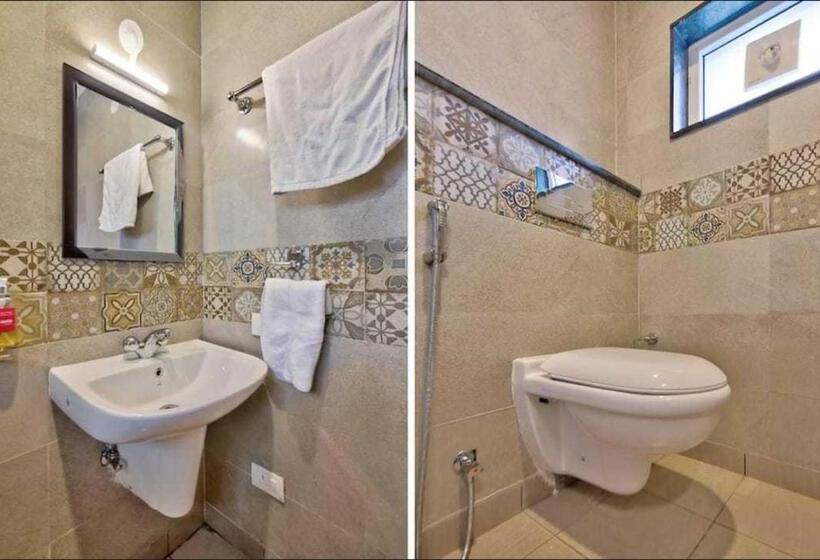 Hotelli Pop Radhe Oyo