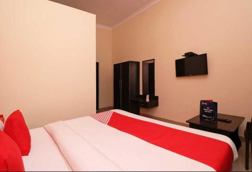 Hotelli Pop Radhe Oyo