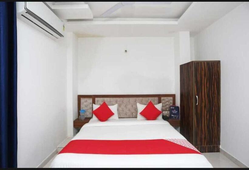 Hotelli Pop Radhe Oyo