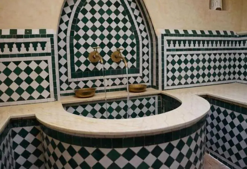ریاض Casa Bahia Asilah