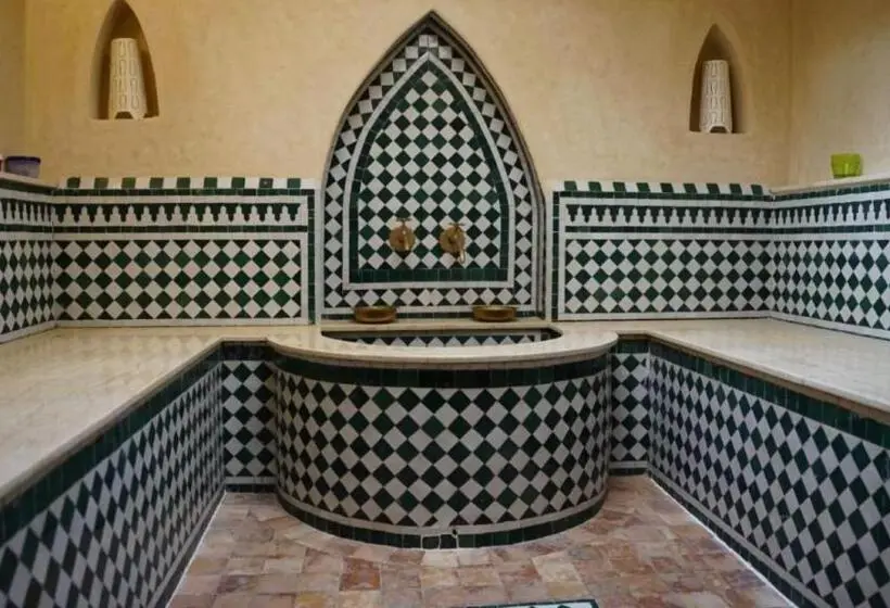 ریاض Casa Bahia Asilah