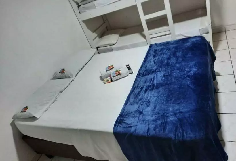 ユースホステル Pousada Praia Mongaguá Em Frente Ao Mar Com Piscina E Churrasqueira