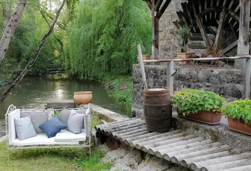ベッドアンドブレックファースト Le Moulin De Trancault