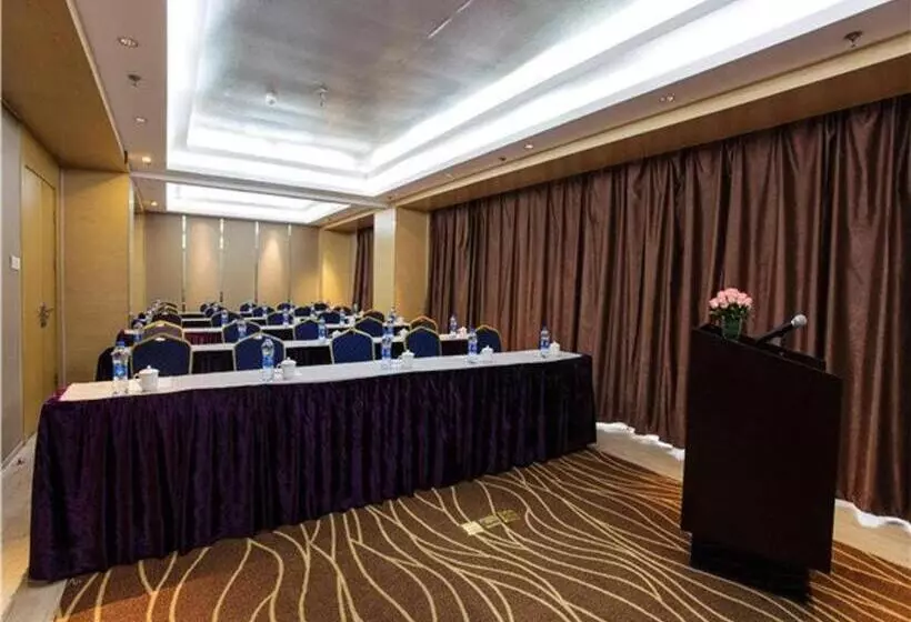 Metropolo Hotel Zhenjia Wanda Plaza Railway Station