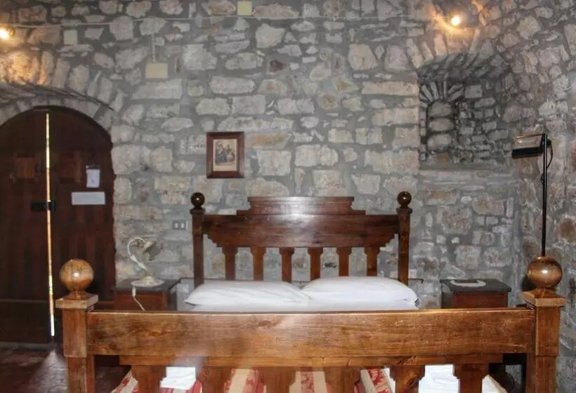 Aamiaismajoitus (B&B) Agriturismo Castello Di Belforte