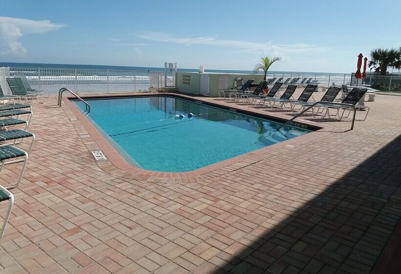 Holiday Shores Beach Club