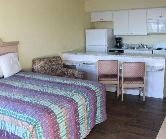 Holiday Shores Beach Club