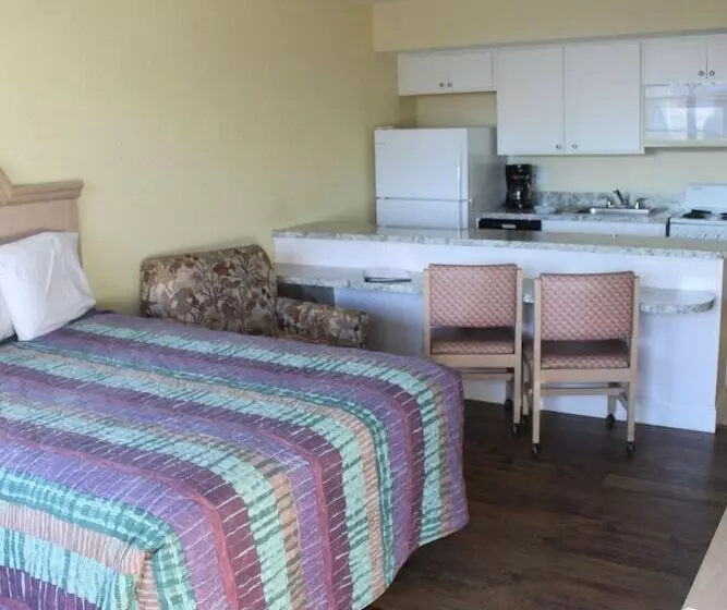 Holiday Shores Beach Club